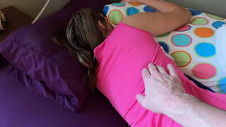 Father gets up stepdaughter सकाळी त्याच्या प्रचंड कोंबडा