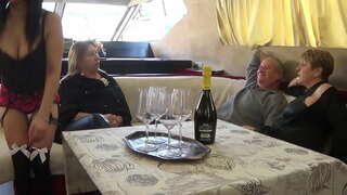 ���ม่บ้านต้องทำทุกอย่าง...