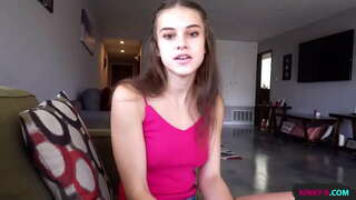 Ny stepsister nahita ny olon-tiany no hamonoana azy sy te hiverina eo aminy izy nangataka ahy mba fuck azy, ary aoka ny haka sary antsika - Ellie Sampy