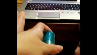 Gledao porniće sam u kući sa mojom dildo...