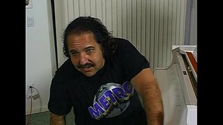 Metroo - Ron Jeremy Venecio Beach - sceno 4