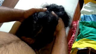 ž�のゲームをプレイす女の子のお尻